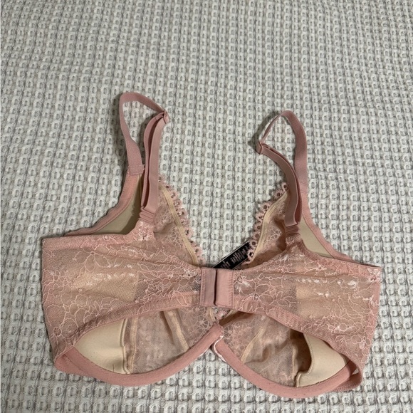 VS Lace Underwire Push-Up Bra Without Padding - Picture 2 of 4